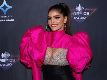 Ana Bárbara posa entre bastidores durante los Premios EstrellaTV Radio en la Expo Santa Fe México el 10 de noviembre de 2021.