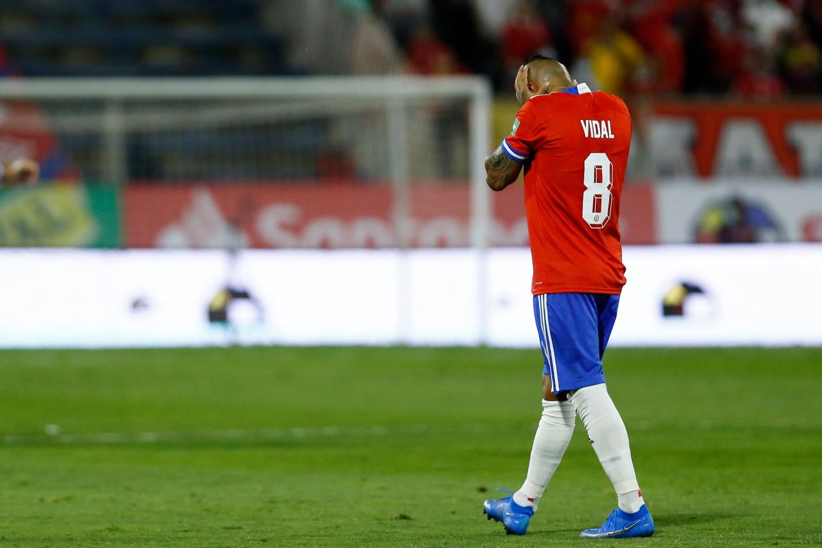Bad news for Chile: Arturo Vidal will miss almost the remainder of the Qualifiers due to the harsh punishment imposed by FIFA