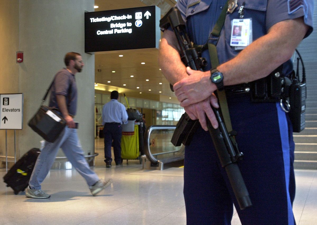 Autoridades aeroportuarias han incautado 16 armas de fuego en lo que va de año.