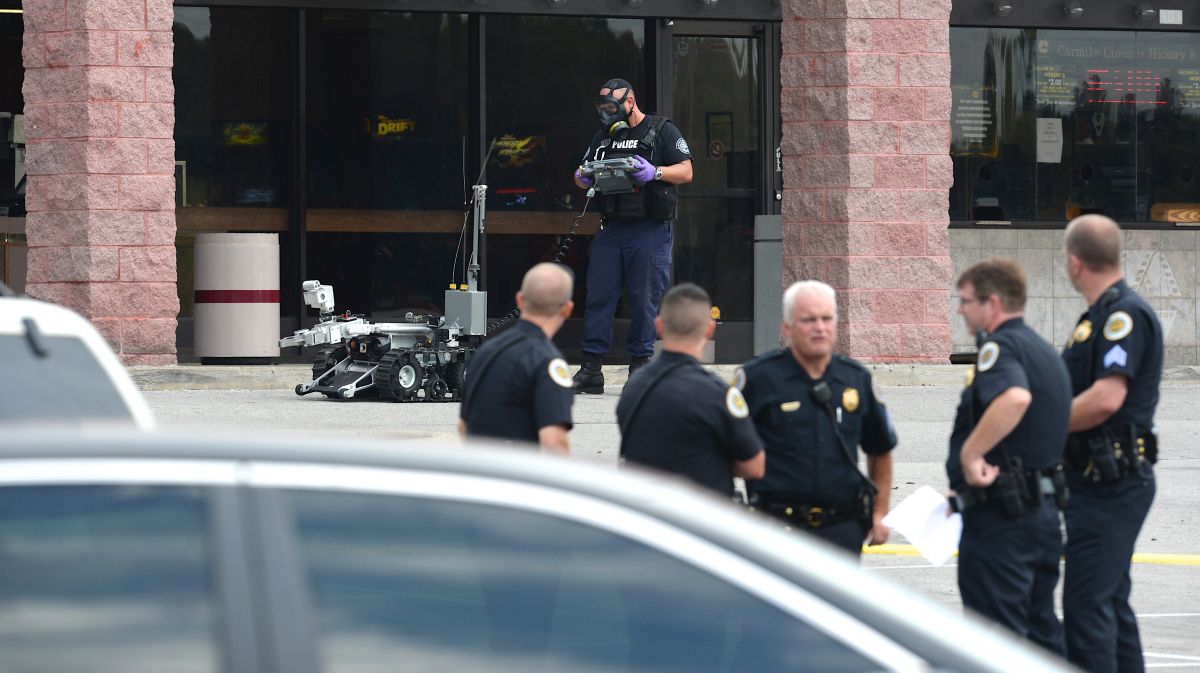 La policía de Nashville presume que la causa del tiroteo sería por un intento de robo. 
