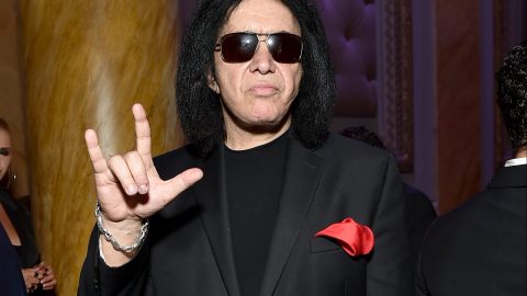 El líder de KISS regresa a California con una mansión de $10.5 millones de dólares