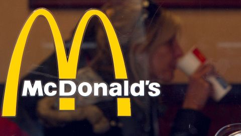 VIDEO: McDonald’s desata polémica en Brasil por baños unisex, clienta llama “comunista” a la marca