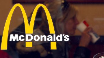 VIDEO: McDonald’s desata polémica en Brasil por baños unisex, clienta llama “comunista” a la marca