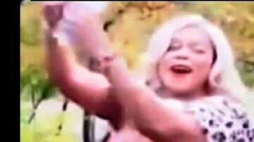 La policía busca a esta mujer, presunta reincidente.