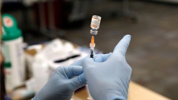 Pfizer acusa a ex-empleada de robar secretos de Vacuna Covid-19 para empresa competidora