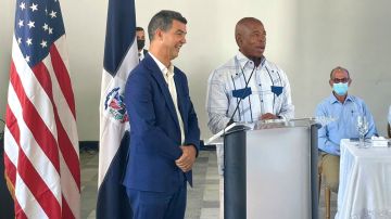 El concejal dominicano Ydanis Rodríguez acompaña a al alcalde electo de NYC Eric Adams, en su viaje a República Dominicana.