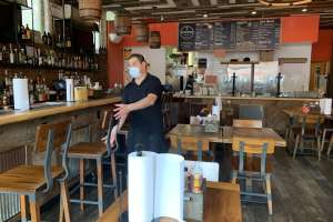Restaurantes latinos de NYC reclaman facilidades para recuperarse de la pandemia del COVID-19