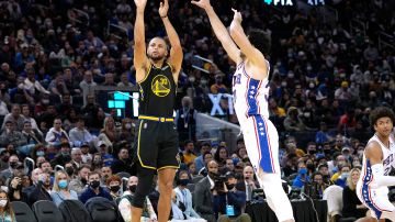 Stephen Curry implantó nueva marca en la NBA