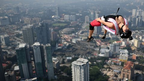 Mujer muere cuando practicaba deporte extremo.