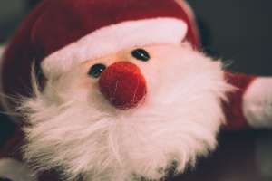 "Cuando Harry conoció a Santa": el comentado video del servicio postal de Noruega donde el personaje navideño se enamora de un hombre
