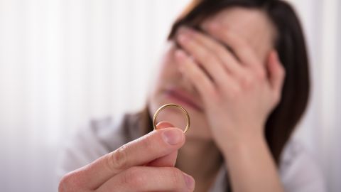 Se entera que su esposo le era infiel y que tenía 9 hijos más fuera del matrimonio