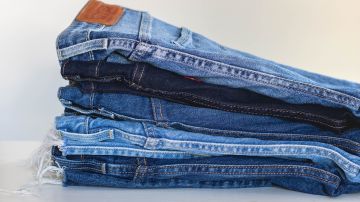 VIDEO: Cómo lavar tus jeans en el congelador, sin jabón ni agua