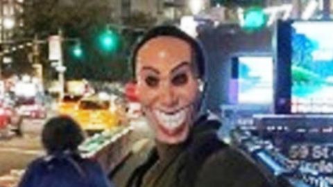 Imagen del sospechoso con y sin disfraz.