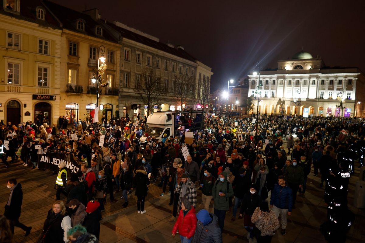 Thousands of people protest the death of a pregnant woman who was denied abortion in Poland