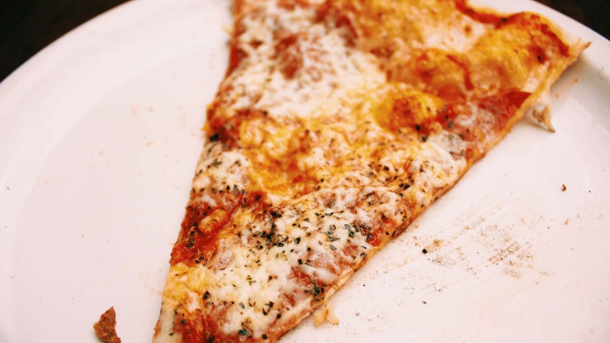 Algunos lugares ya están dando las rebanadas de pizza a $2 dólares.