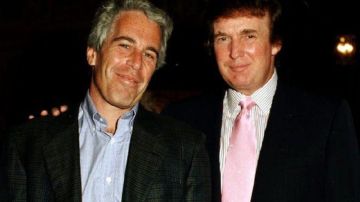 El expresidente Donald Trump con Jeffrey Epstein en 1997.