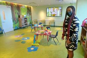 Ante alza de crisis de salud mental en niños por la pandemia, ACS modernizan sitios de protección en Brooklyn