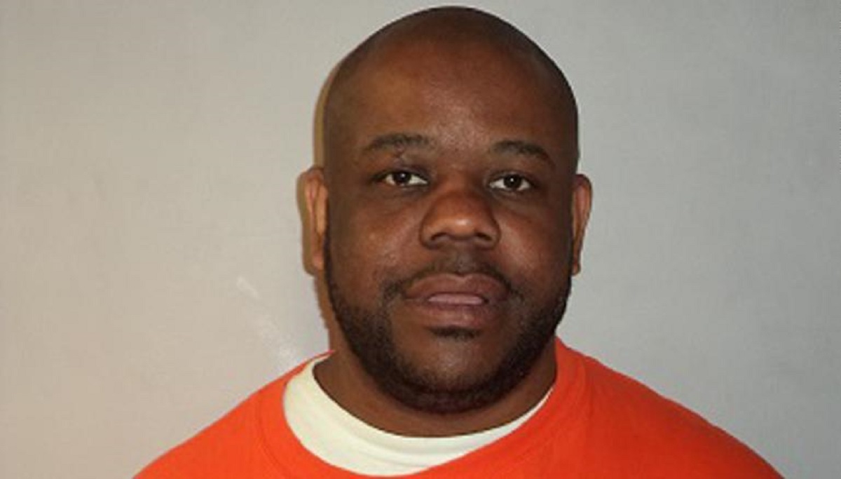 Autoridades de Kentucky buscan a recluso que escapó tras el mortal paso del tornado