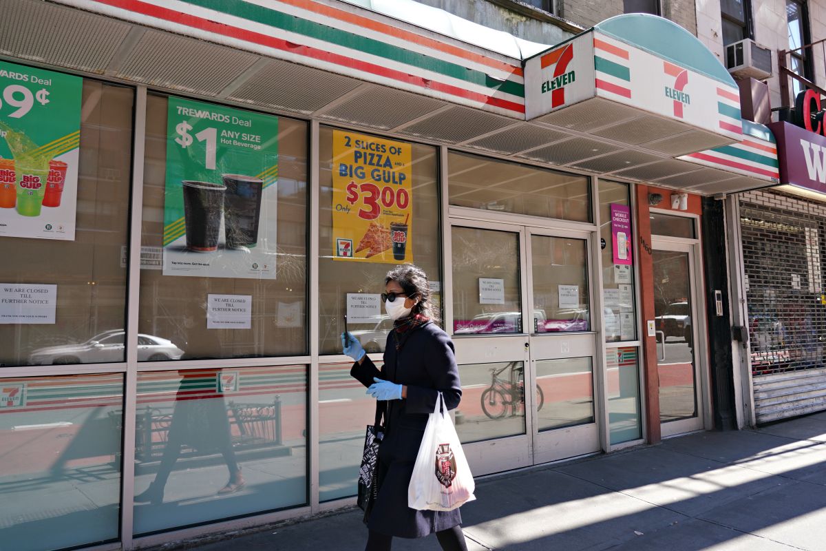 Viral on TikTok: woman brings food to 7-Eleven employee who covered 16-hour shift