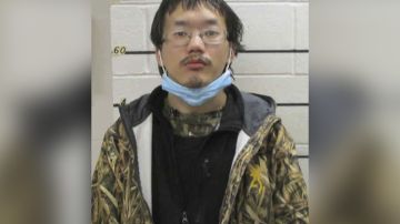 Kuachua Brillion Xiong, detenido en Iowa.