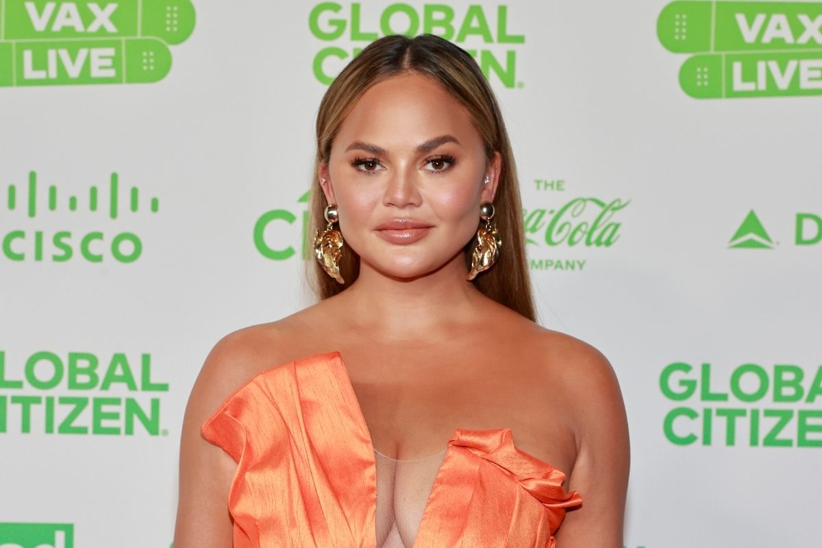 Chrissy Teigen shows the evolution of her controversial eyebrow transplant