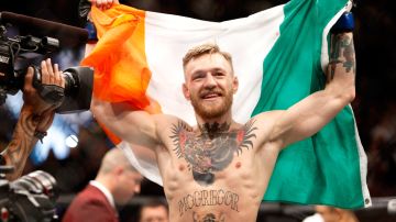 Conor McGregor ayudó a un peleador con parálisis