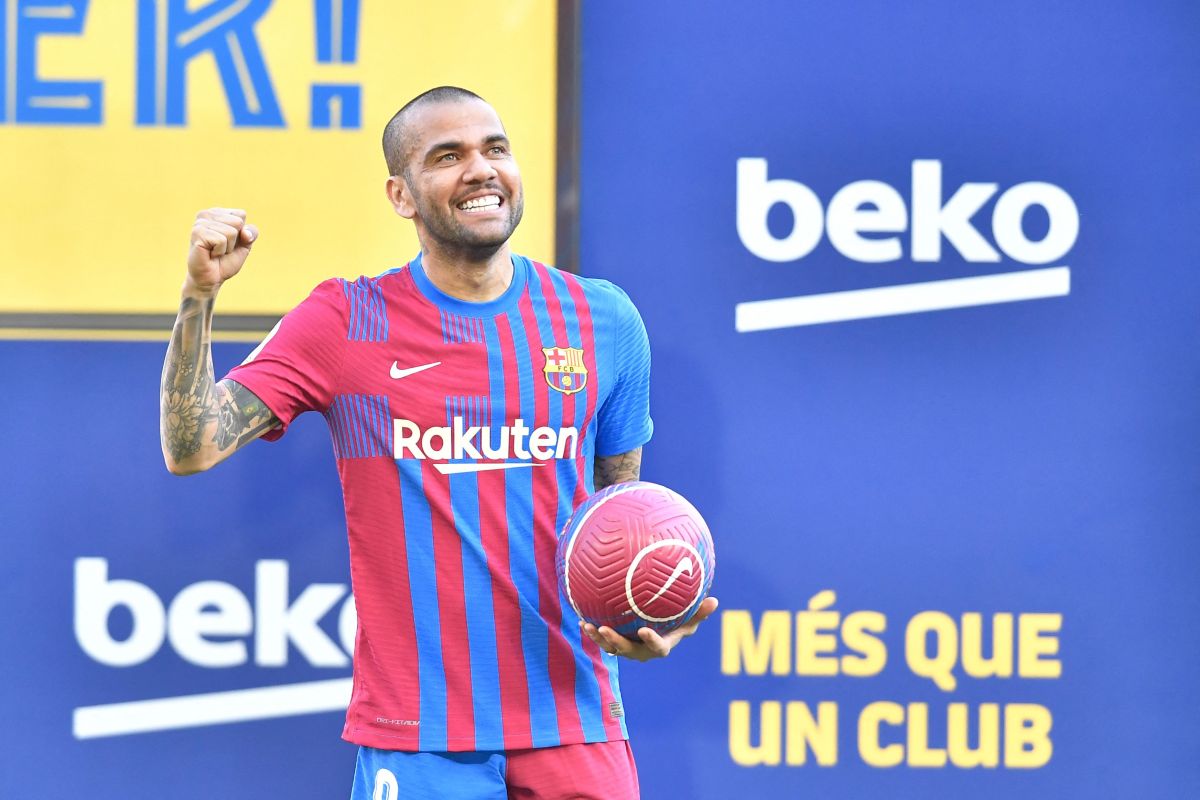 Dani Alves volvió al Barcelona con 38 años y ha demostrado que tiene excelentes condiciones físicas.