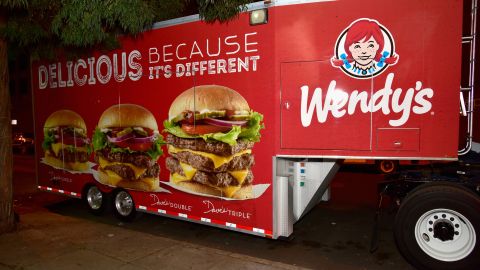 Si compras una Dave's Single esta semana, Wendy's te regala otra