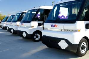 FedEx recibe los primeros 5 de 500 vehículos eléctricos con los que busca lograr sus objetivos de sostenibilidad
