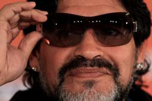 Subasta de Maradona: coches y casas de lujo quedaron sin puja