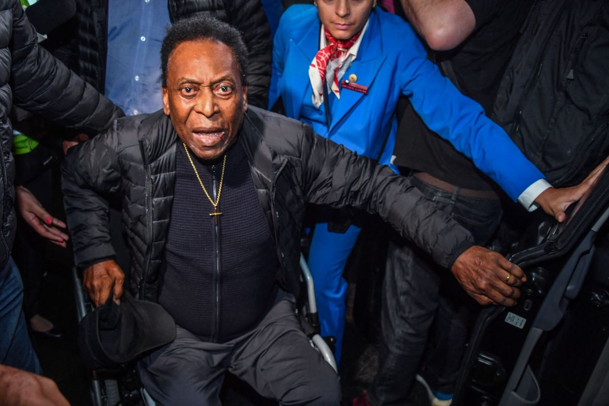 Pelé returns to the hospital a day after being overtaken by Messi
