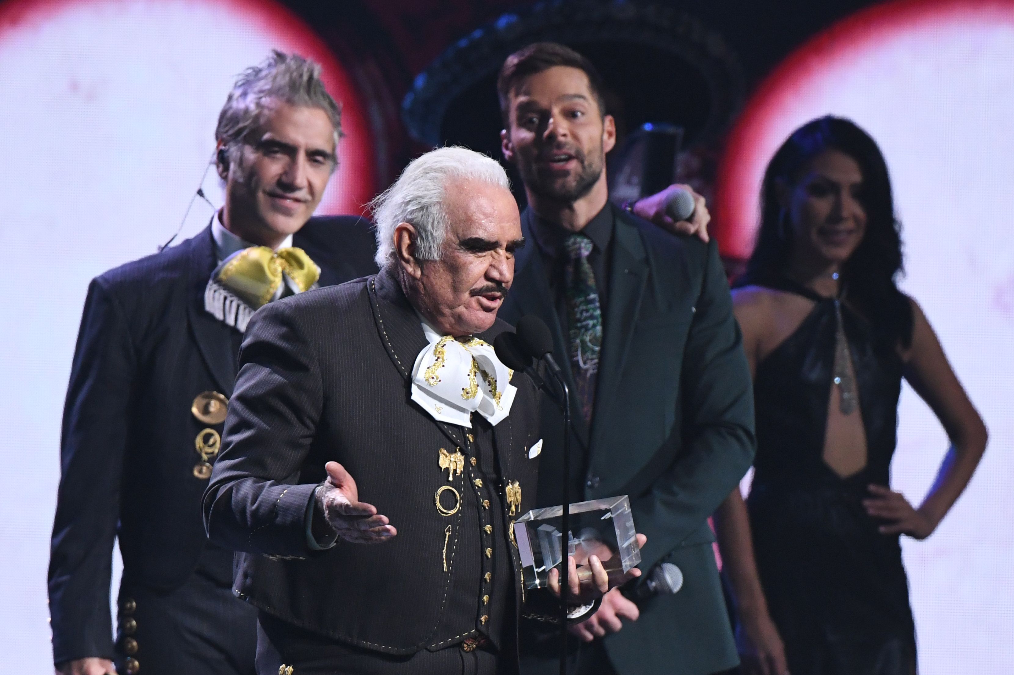 Reportan tiroteo en alrededores de un homenaje a Vicente Fernández en el Paseo de la Fama d Hollywood