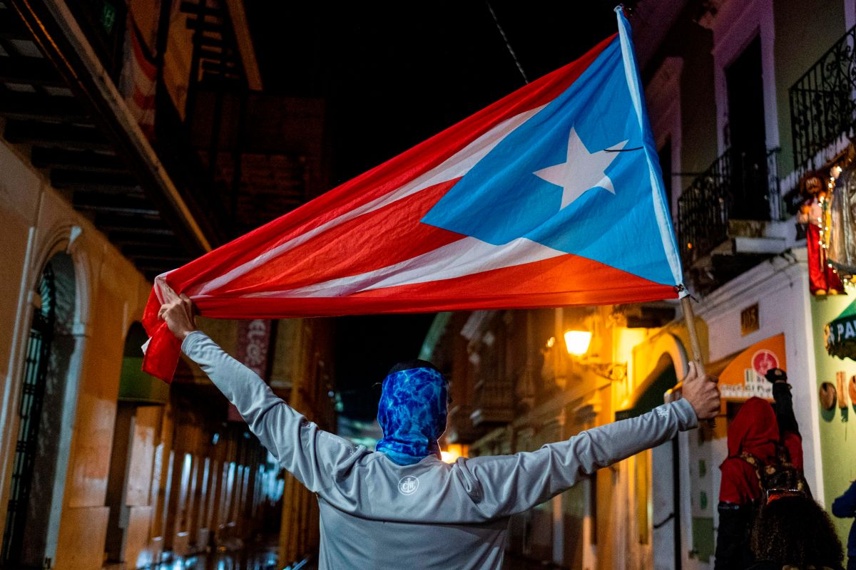 Imagen de las protestas en San Juan, Puerto Rico, en enero del 2020, para denunciar suministros abandonados para damnificados del huracán María en la isla.