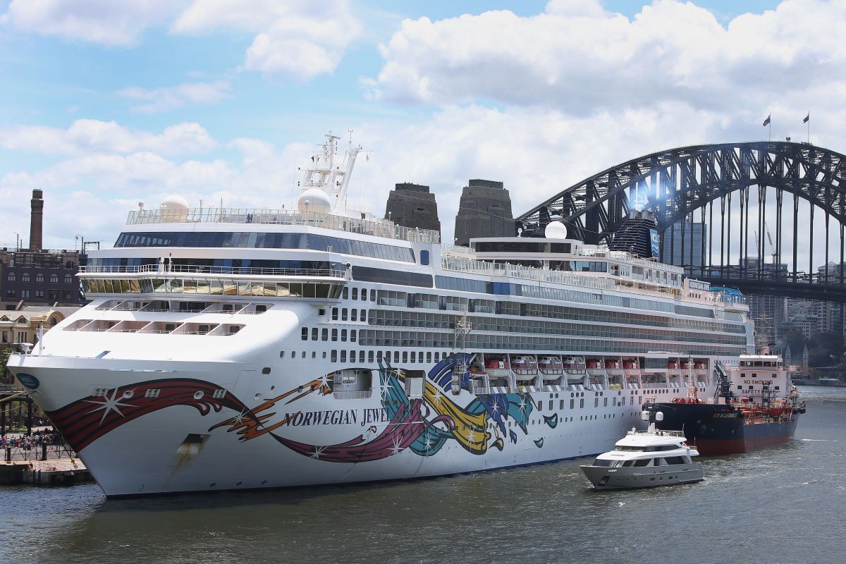 Norwegian cruise ship returns to New Orleans with 10 cases of covid-19