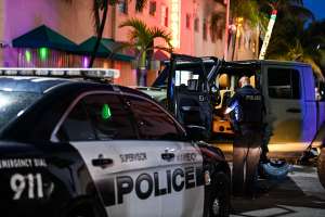 Murió adolescente y otro más resultó herido en Miami al tratar de comprar pistolas con dinero falso