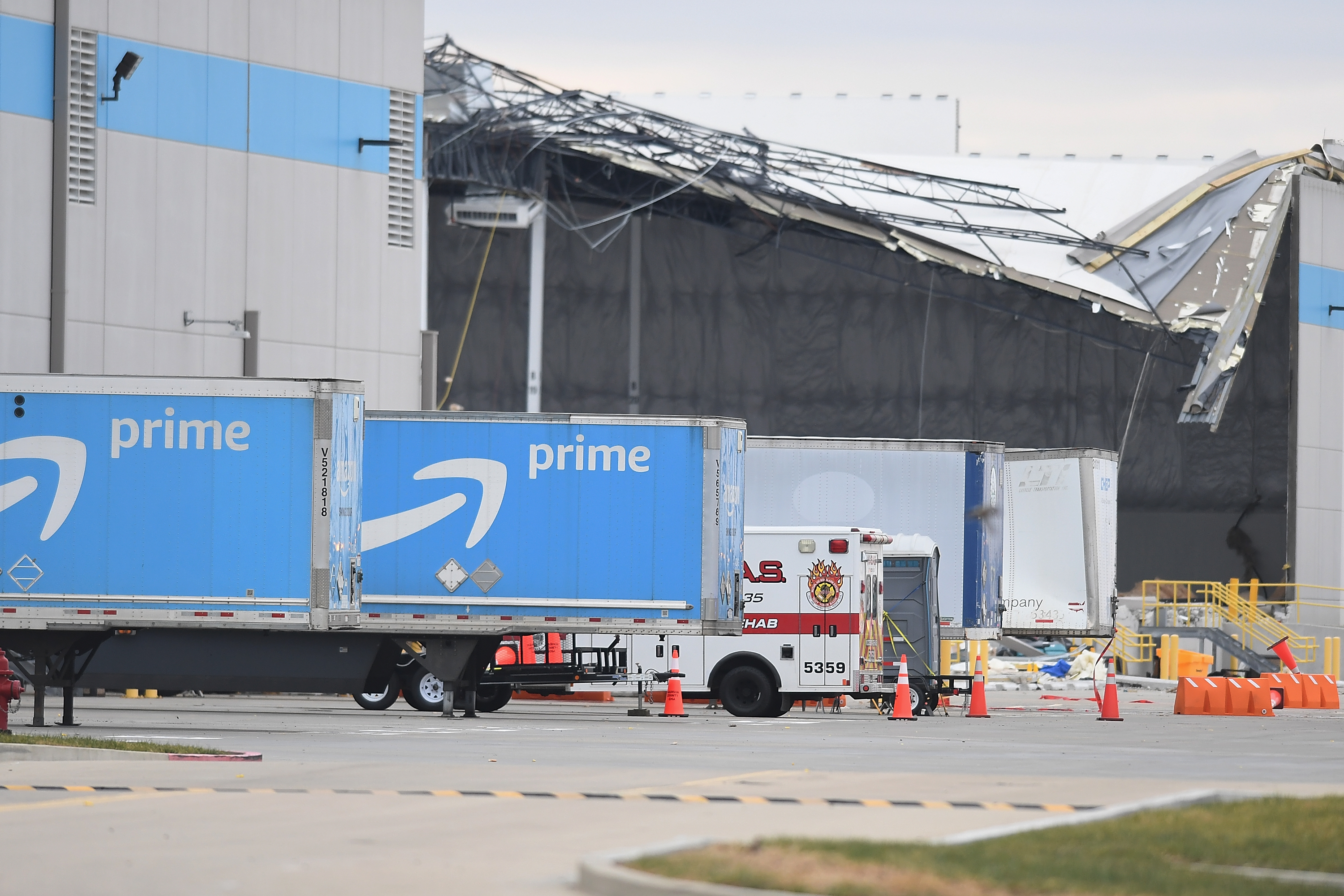 Novia de un trabajador de Amazon fallecido por el tornado en Illinois dijo que la empresa le había prohibido irse a casa