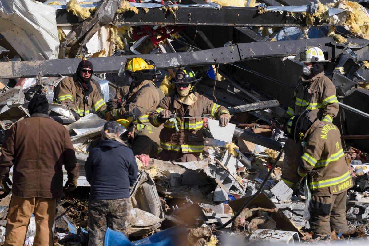 Illinois Rescuers Search Debris for Employees of Amazon Warehouse Collapsed by Tornadoes