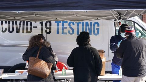 Sobre el 17% es la tasa de contagios en Nueva York detectado en los sitios de prueba hasta este miércoles. (Foto: AFP- Getty Images)