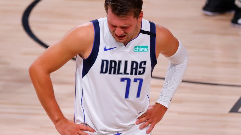 Luka Doncic lesionado en los PlayOffs 2020 ante Los Angeles Clippers. Foto: Kevin C. Cox/Getty Images