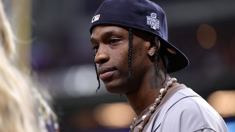 Travis Scott rompe el silencio en su primera entrevista desde la tragedia del Astroworld Festival.