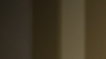El líder de la minoría Mitch McConnell enfrenta presión de sus colegas para bloquear fondos a la Administración Biden.