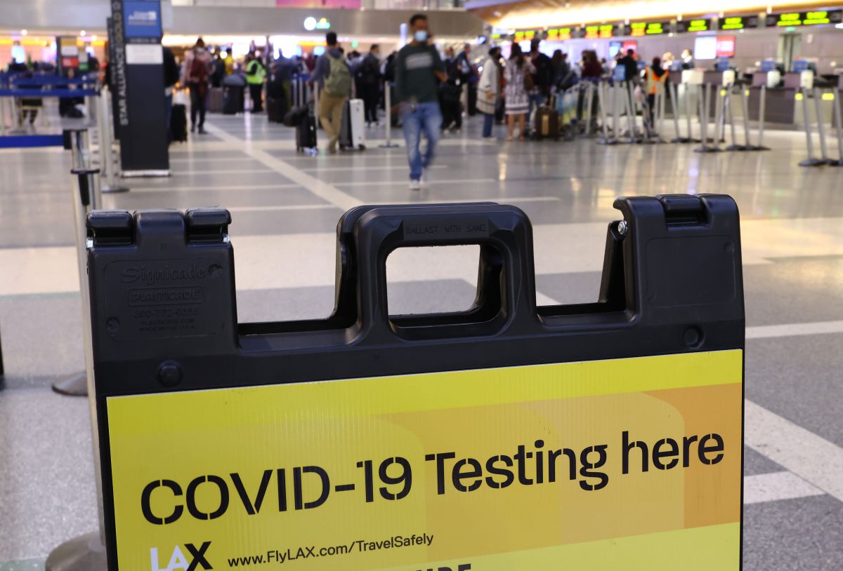 El caso del segundo contagio por cepa Ómicron del coronavirus en EE.UU. preocupa ya que la persona no viajó fuera del país.