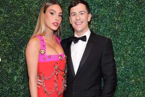 Así luce el árbol de Navidad en la casa de Lele Pons y Guaynaa