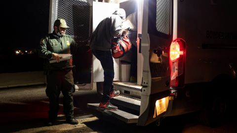 Las detenciones en la frontera en noviembre.