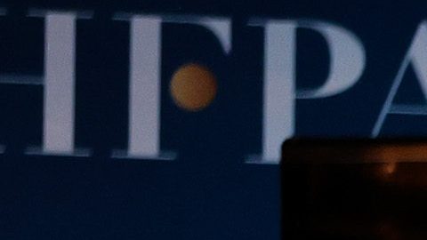 Snoop Dogg pronunció mal varios nombres al presentar a los nominados de los Golden Globes 2022.