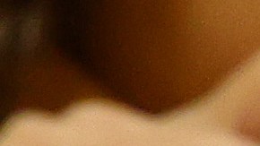 L'Jarius Sneed celebra con fanáticos el banderín del oeste de Kansas City. FOTO: Jamie Squire/Getty Images