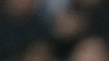 Edison Cavani saluda a la afición tras anotar el gol del empate ante Newcastle por Premier League. FOTO: Ian MacNicol/Getty Images