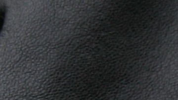 Los vecinos dieron aviso a la policía al darse cuenta de los hechos a través de una ventana de la casa.