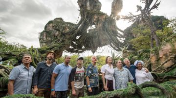 James Cameron y el elenco de 'Avatar 2' vivieron en la selva durante varios días.