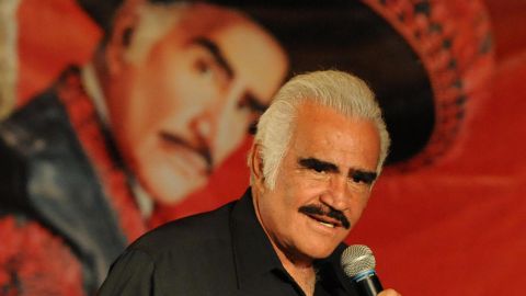 Vicente Fernández.